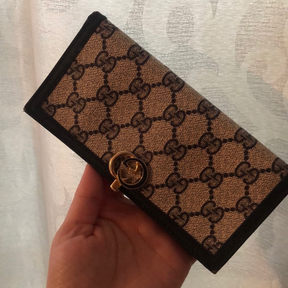 Gucci wallet
